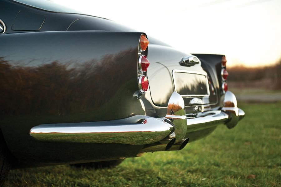 Детали экстерьера Aston Martin DB4 (910/R) 1962 года  (фото 16 из 27)
